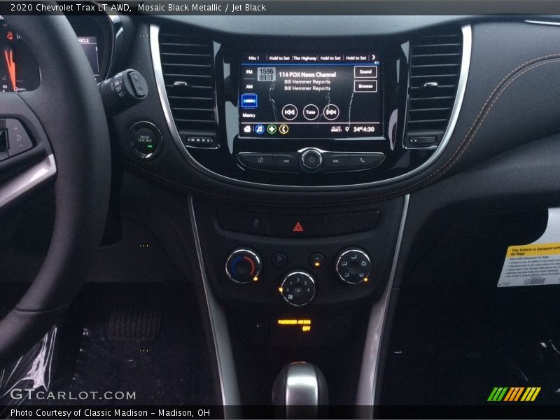 Mosaic Black Metallic / Jet Black 2020 Chevrolet Trax LT AWD
