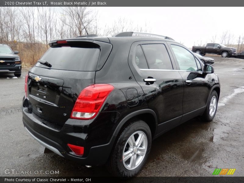 Mosaic Black Metallic / Jet Black 2020 Chevrolet Trax LT