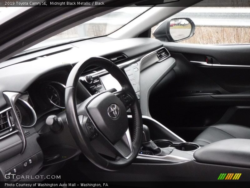 Midnight Black Metallic / Black 2019 Toyota Camry SE
