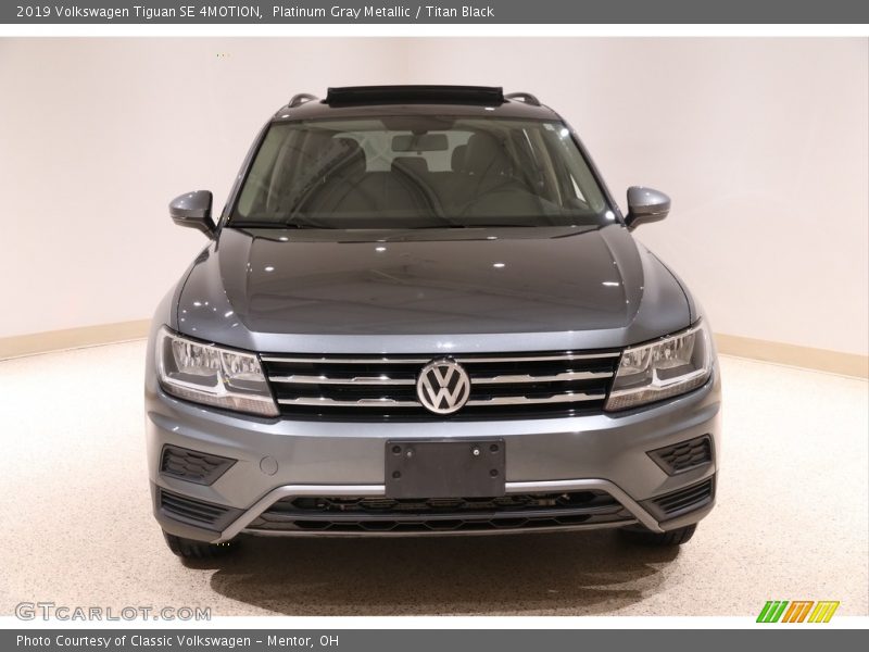 Platinum Gray Metallic / Titan Black 2019 Volkswagen Tiguan SE 4MOTION