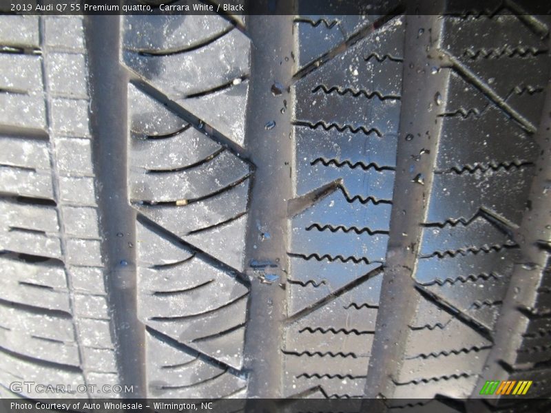 Carrara White / Black 2019 Audi Q7 55 Premium quattro