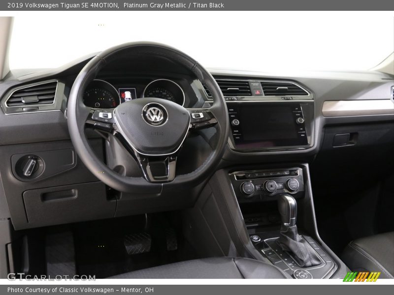 Platinum Gray Metallic / Titan Black 2019 Volkswagen Tiguan SE 4MOTION