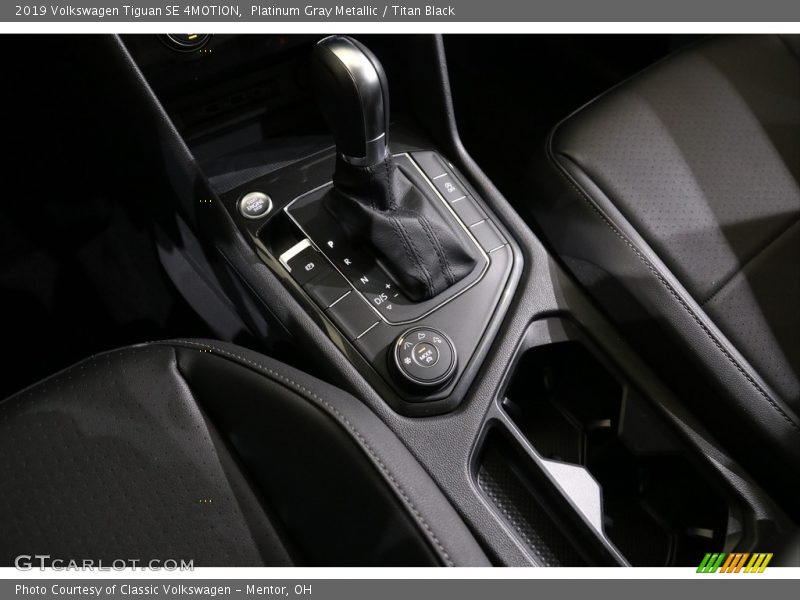 Platinum Gray Metallic / Titan Black 2019 Volkswagen Tiguan SE 4MOTION