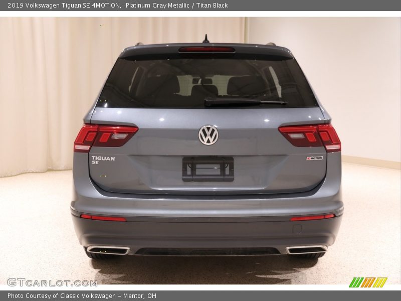 Platinum Gray Metallic / Titan Black 2019 Volkswagen Tiguan SE 4MOTION