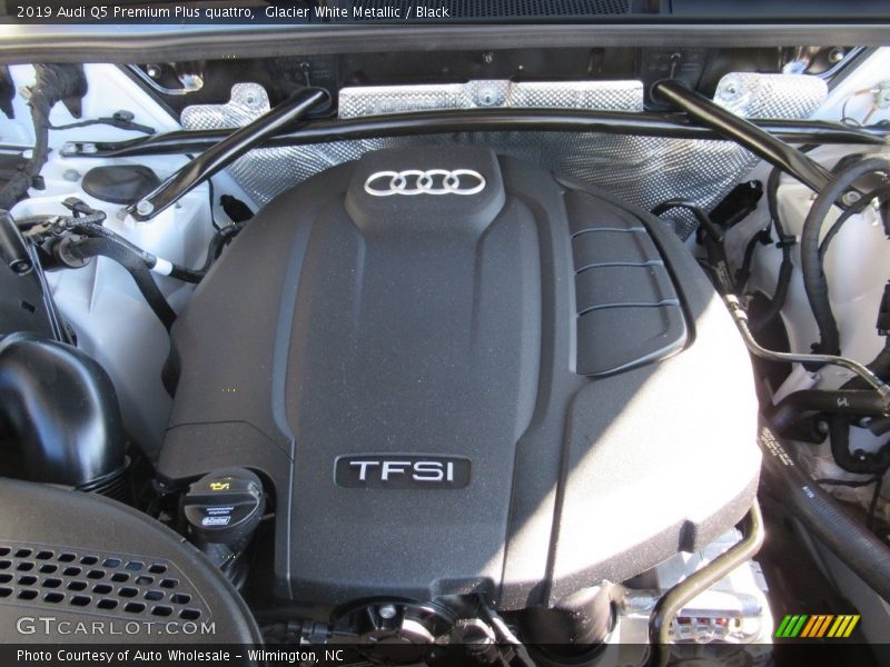 Glacier White Metallic / Black 2019 Audi Q5 Premium Plus quattro