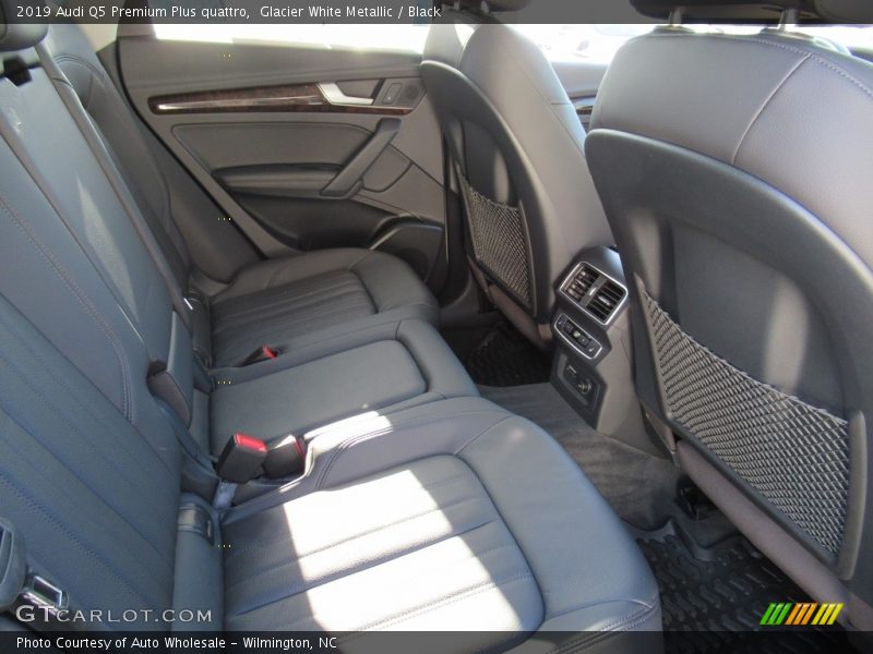 Glacier White Metallic / Black 2019 Audi Q5 Premium Plus quattro