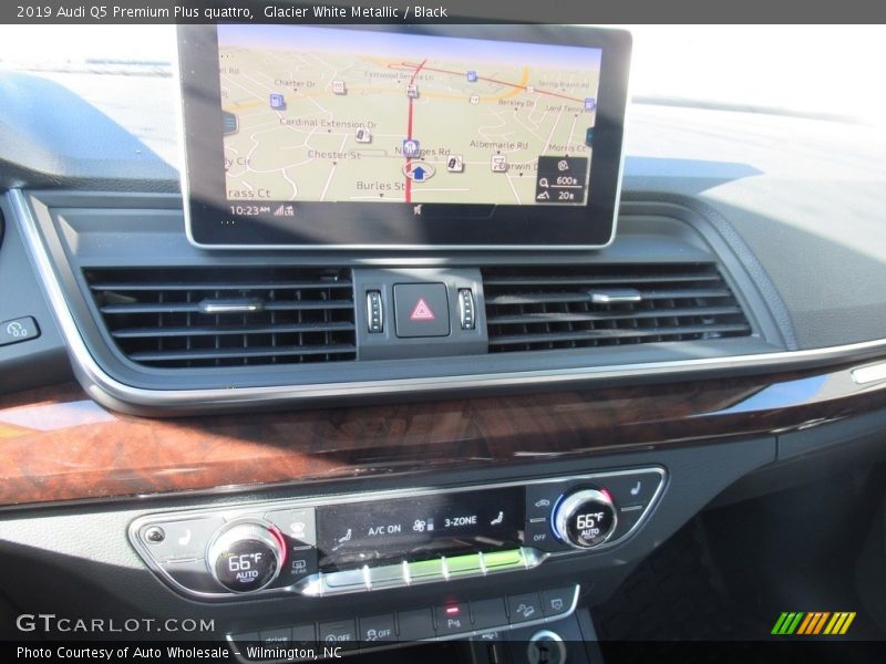 Glacier White Metallic / Black 2019 Audi Q5 Premium Plus quattro