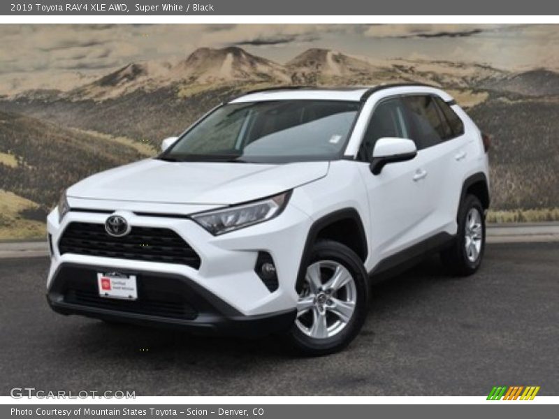 Super White / Black 2019 Toyota RAV4 XLE AWD