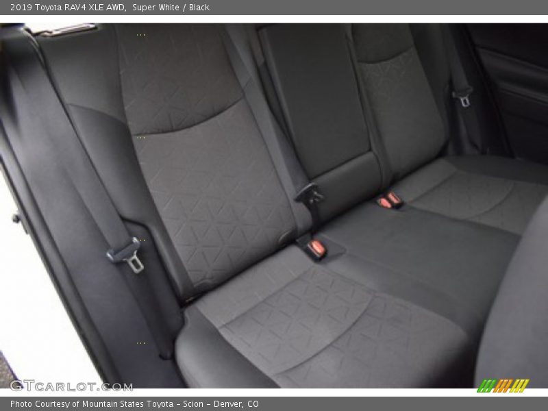 Super White / Black 2019 Toyota RAV4 XLE AWD