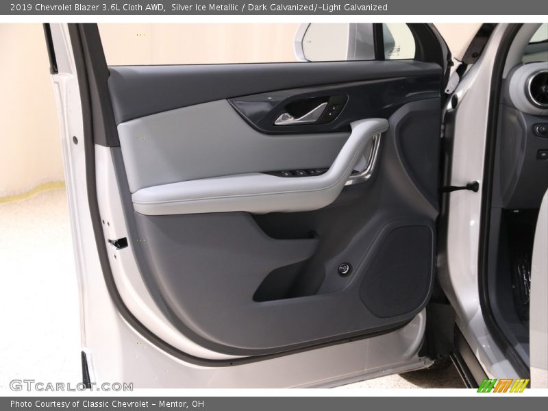 Silver Ice Metallic / Dark Galvanized/­Light Galvanized 2019 Chevrolet Blazer 3.6L Cloth AWD