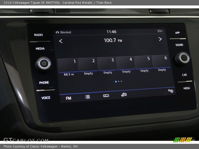 Controls of 2019 Tiguan SE 4MOTION