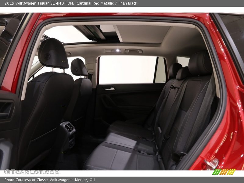Cardinal Red Metallic / Titan Black 2019 Volkswagen Tiguan SE 4MOTION