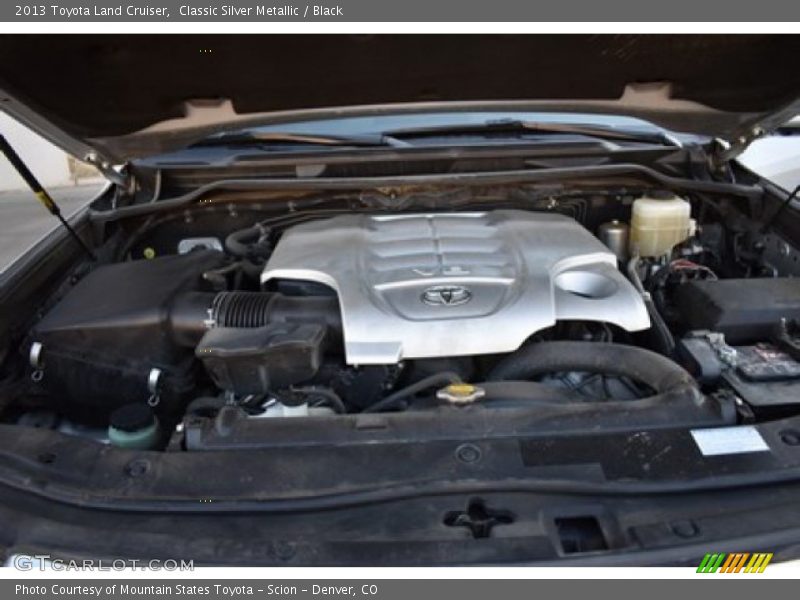 Classic Silver Metallic / Black 2013 Toyota Land Cruiser