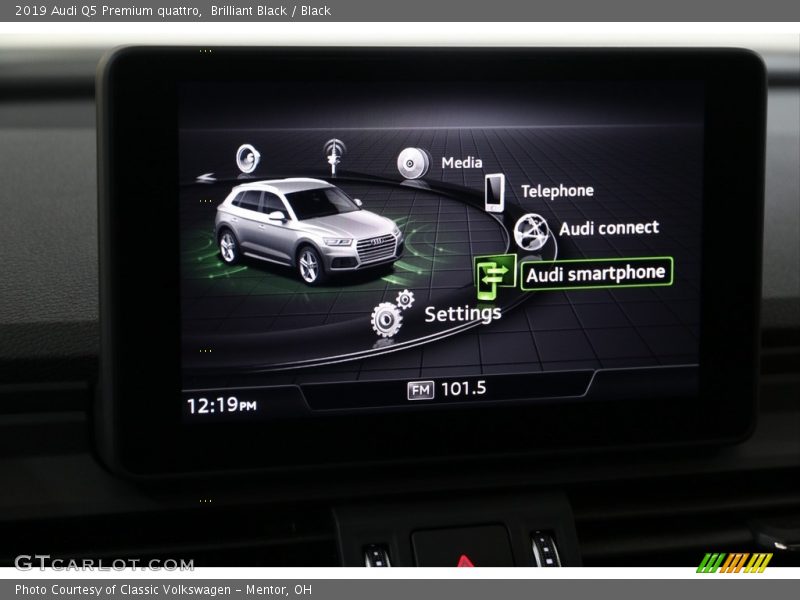 Brilliant Black / Black 2019 Audi Q5 Premium quattro