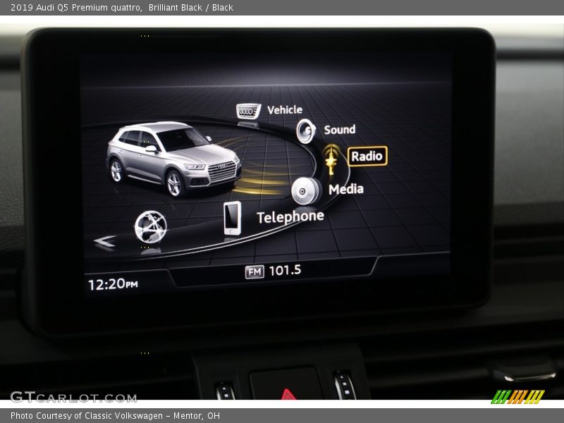 Brilliant Black / Black 2019 Audi Q5 Premium quattro