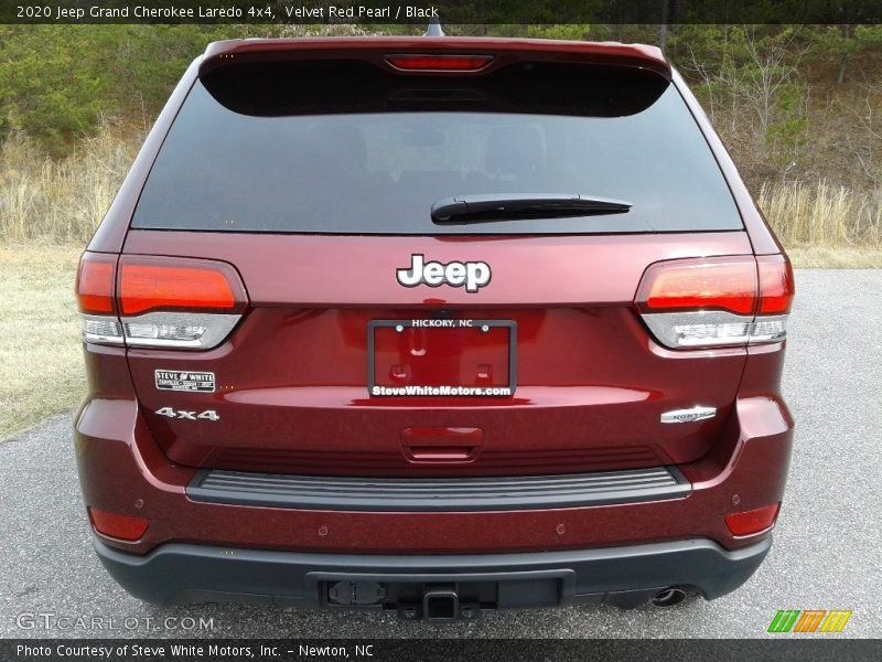 Velvet Red Pearl / Black 2020 Jeep Grand Cherokee Laredo 4x4
