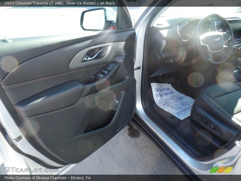 Silver Ice Metallic / Jet Black 2020 Chevrolet Traverse LT AWD