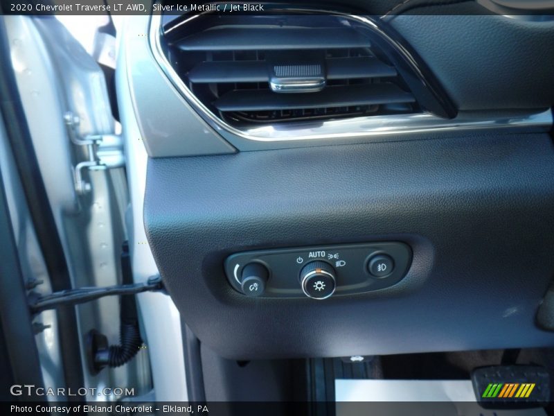 Silver Ice Metallic / Jet Black 2020 Chevrolet Traverse LT AWD
