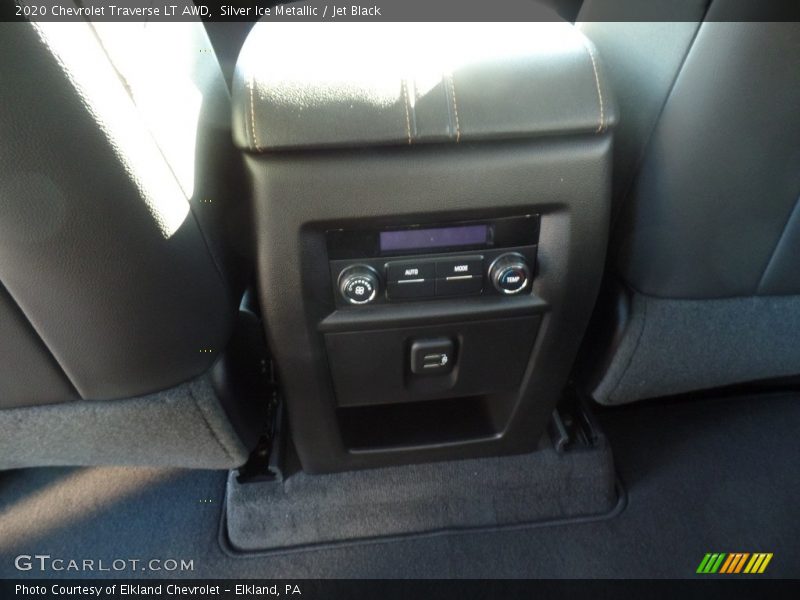 Silver Ice Metallic / Jet Black 2020 Chevrolet Traverse LT AWD