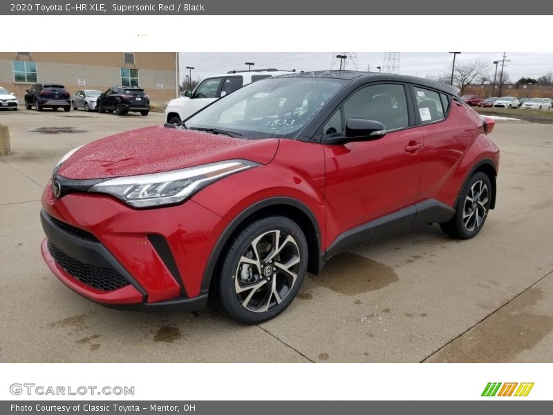 Front 3/4 View of 2020 C-HR XLE