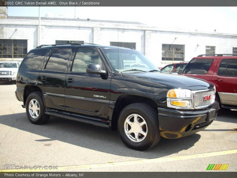 Onyx Black / Sandstone 2002 GMC Yukon Denali AWD