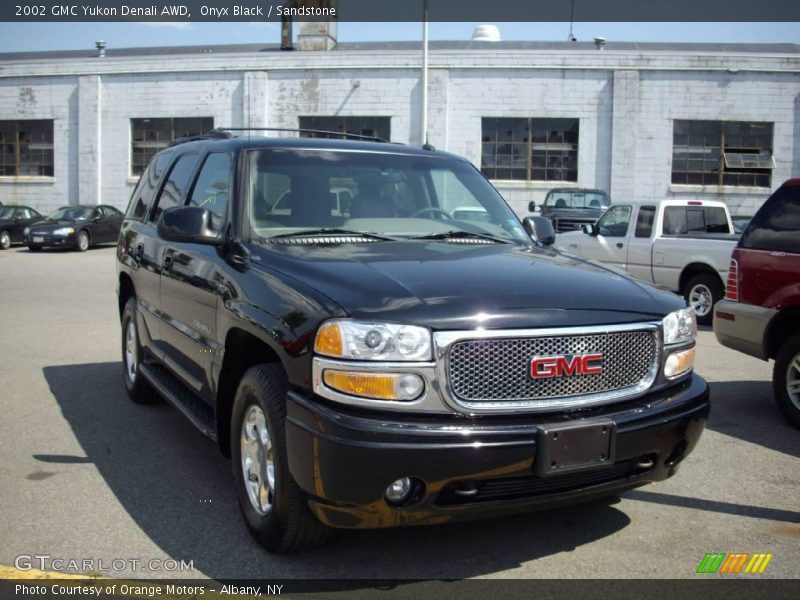 Onyx Black / Sandstone 2002 GMC Yukon Denali AWD