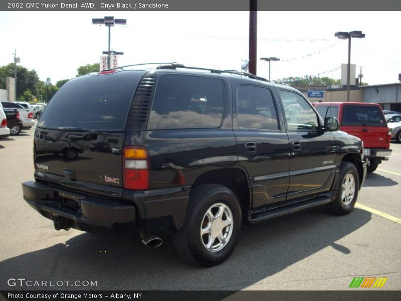 Onyx Black / Sandstone 2002 GMC Yukon Denali AWD