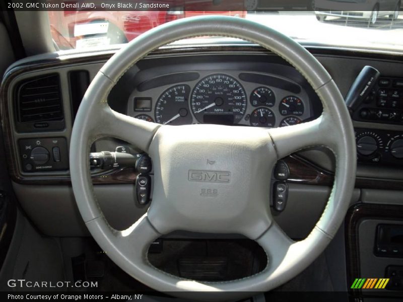 Onyx Black / Sandstone 2002 GMC Yukon Denali AWD