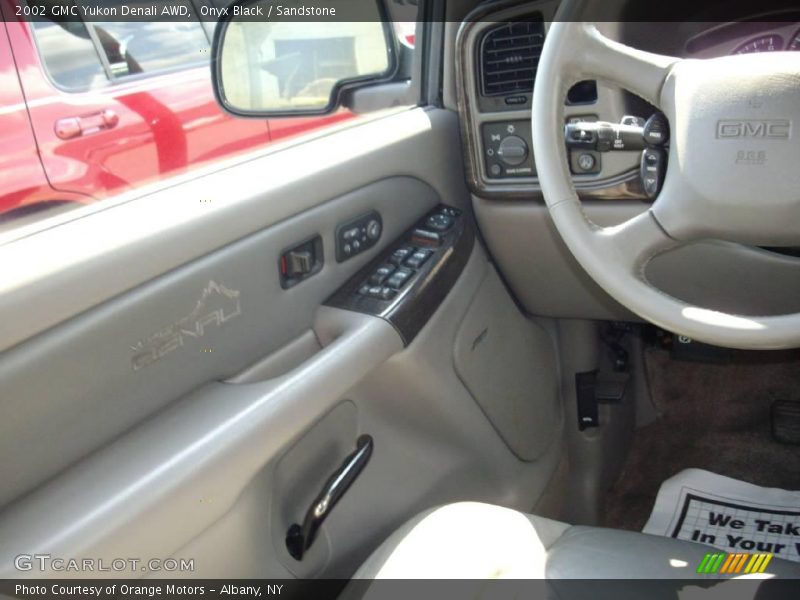 Onyx Black / Sandstone 2002 GMC Yukon Denali AWD