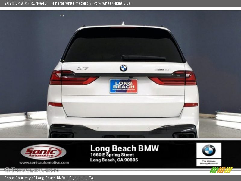 Mineral White Metallic / Ivory White/Night Blue 2020 BMW X7 xDrive40i