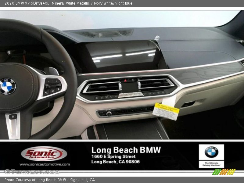 Mineral White Metallic / Ivory White/Night Blue 2020 BMW X7 xDrive40i
