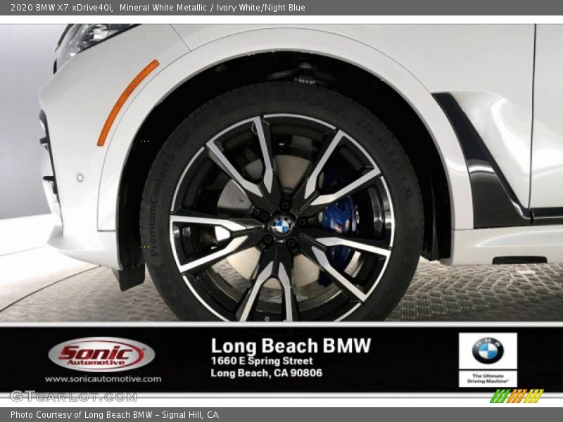 Mineral White Metallic / Ivory White/Night Blue 2020 BMW X7 xDrive40i