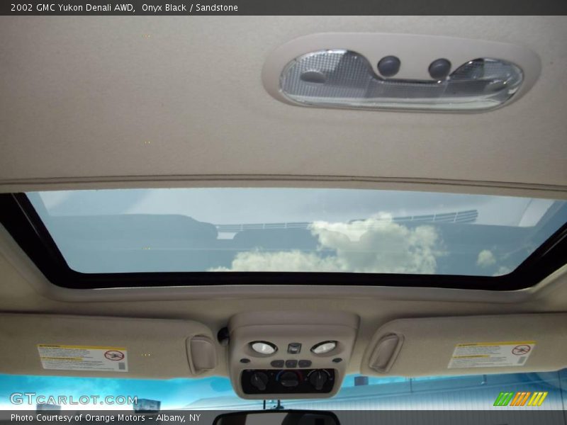 Onyx Black / Sandstone 2002 GMC Yukon Denali AWD