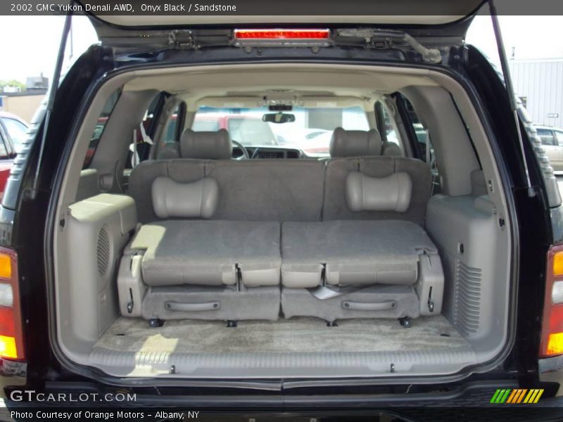 Onyx Black / Sandstone 2002 GMC Yukon Denali AWD