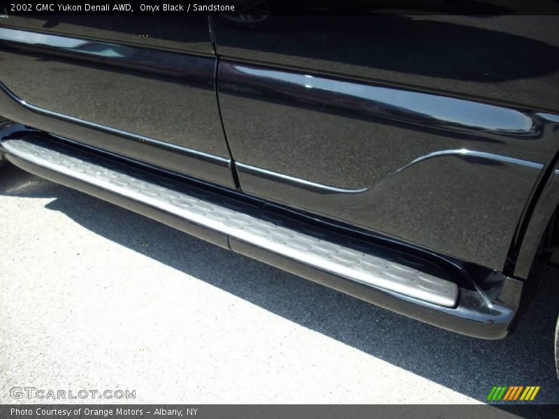 Onyx Black / Sandstone 2002 GMC Yukon Denali AWD