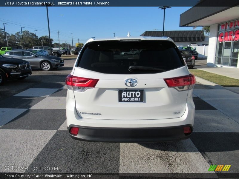 Blizzard Pearl White / Almond 2019 Toyota Highlander XLE
