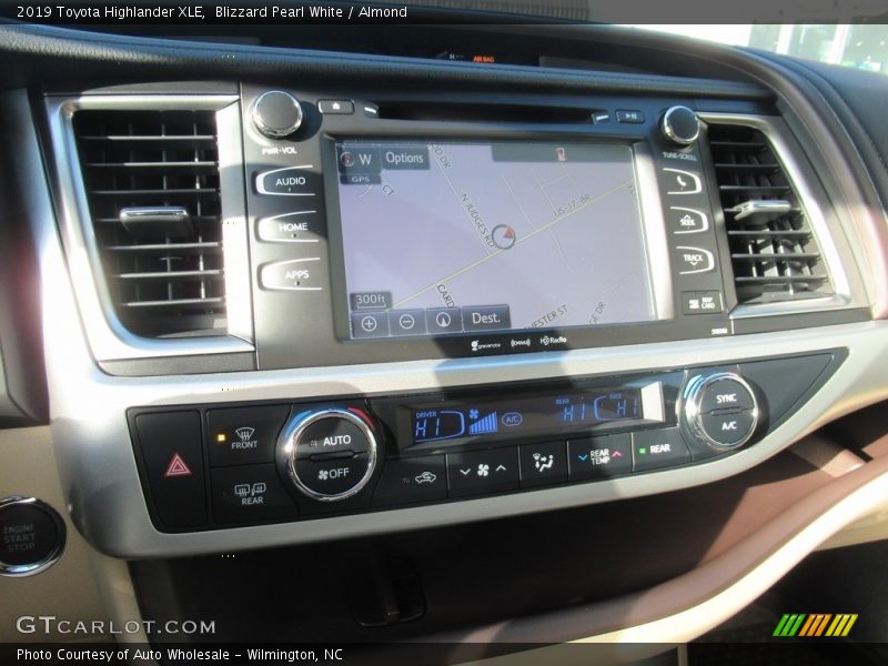 Blizzard Pearl White / Almond 2019 Toyota Highlander XLE
