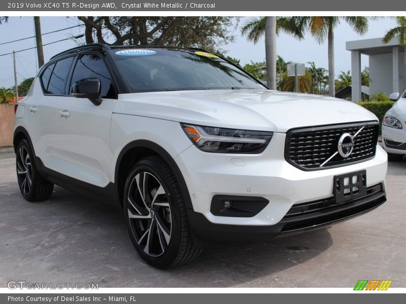 Crystal White Metallic / Charcoal 2019 Volvo XC40 T5 R-Design AWD