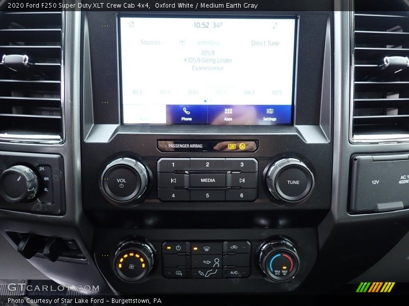 Oxford White / Medium Earth Gray 2020 Ford F250 Super Duty XLT Crew Cab 4x4