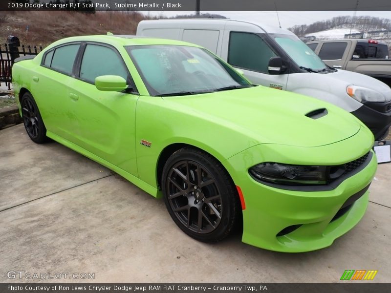 Front 3/4 View of 2019 Charger R/T Scat Pack