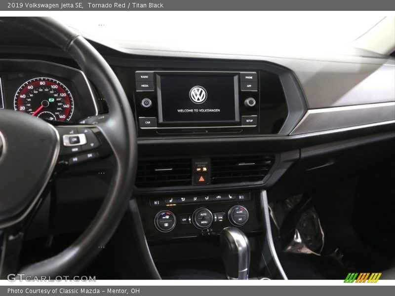 Controls of 2019 Jetta SE