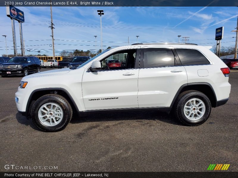 Bright White / Black 2020 Jeep Grand Cherokee Laredo E 4x4