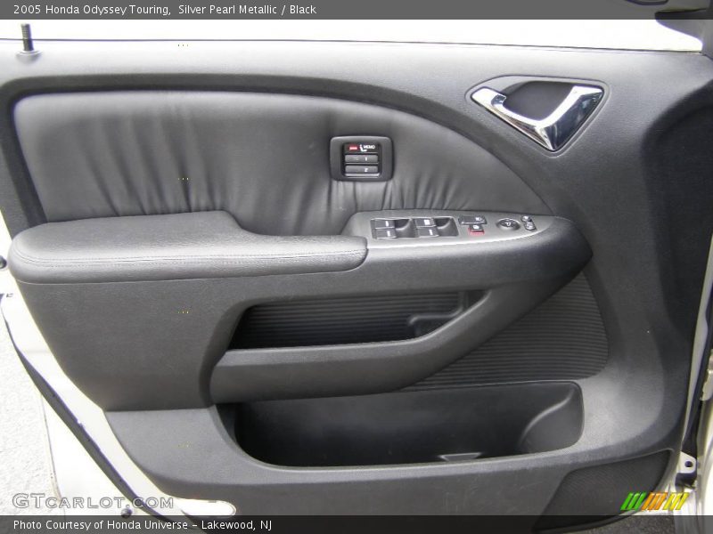Silver Pearl Metallic / Black 2005 Honda Odyssey Touring