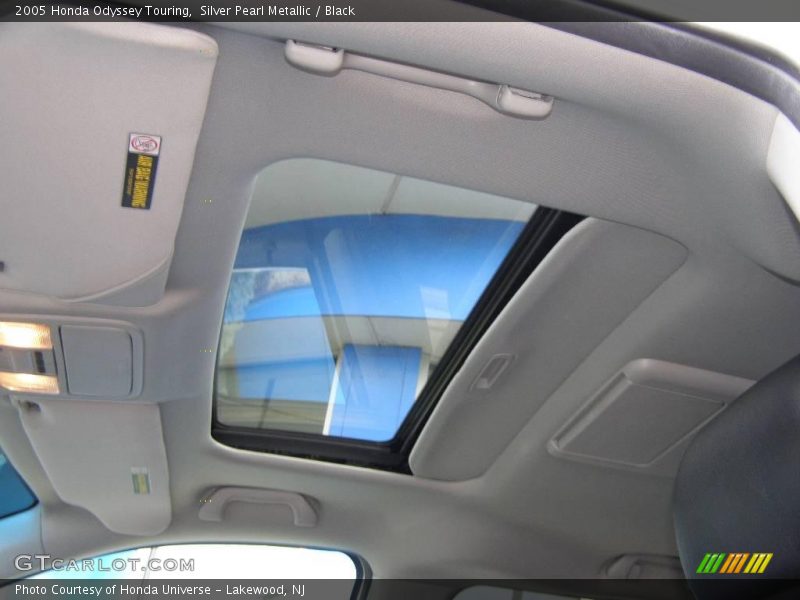 Silver Pearl Metallic / Black 2005 Honda Odyssey Touring