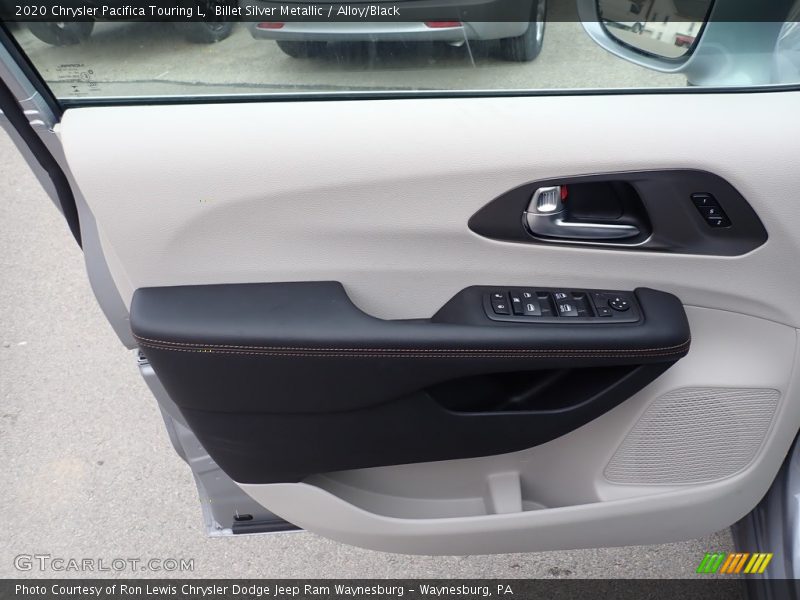 Door Panel of 2020 Pacifica Touring L