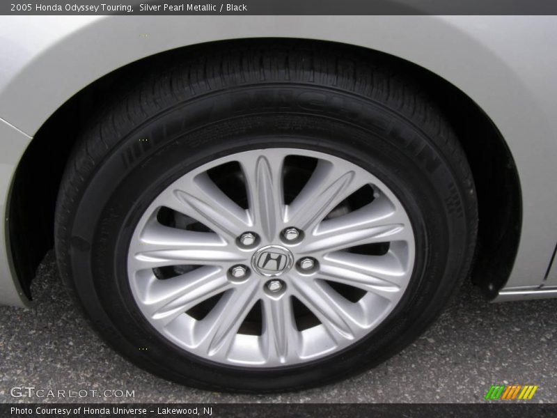 Silver Pearl Metallic / Black 2005 Honda Odyssey Touring