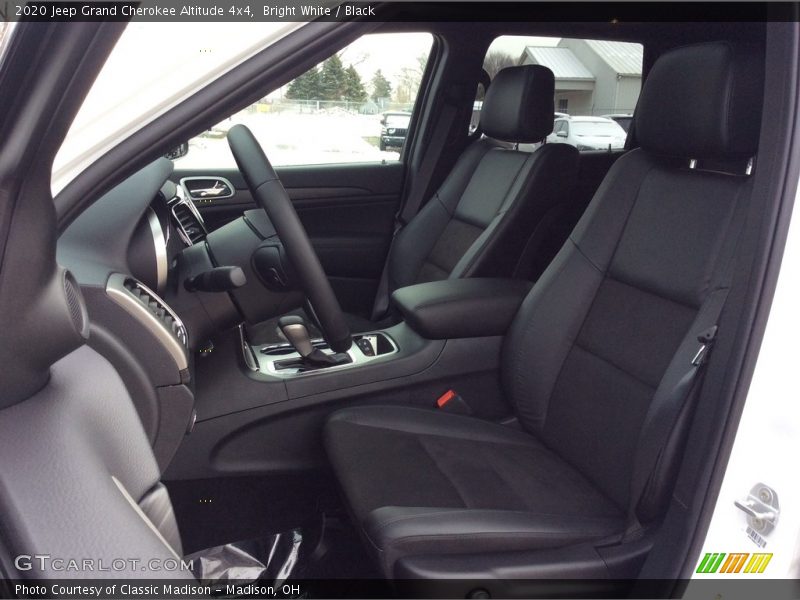 Bright White / Black 2020 Jeep Grand Cherokee Altitude 4x4