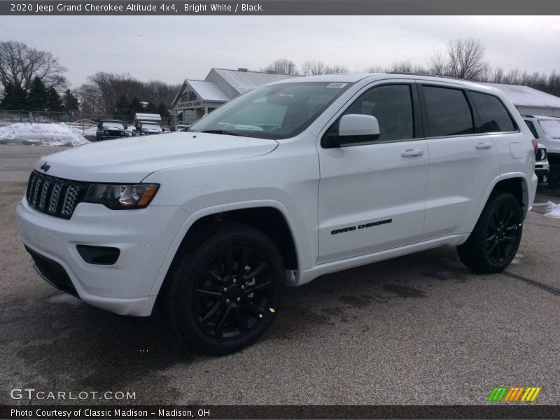 Bright White / Black 2020 Jeep Grand Cherokee Altitude 4x4