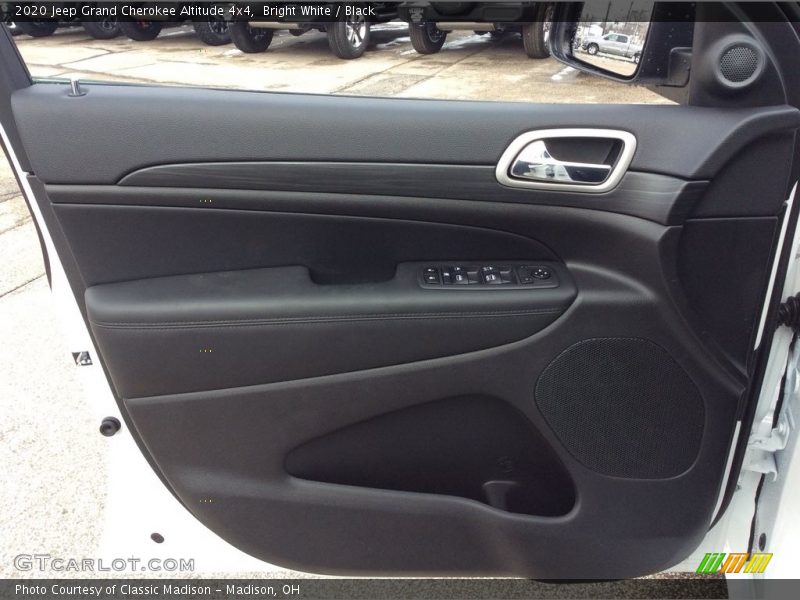Bright White / Black 2020 Jeep Grand Cherokee Altitude 4x4
