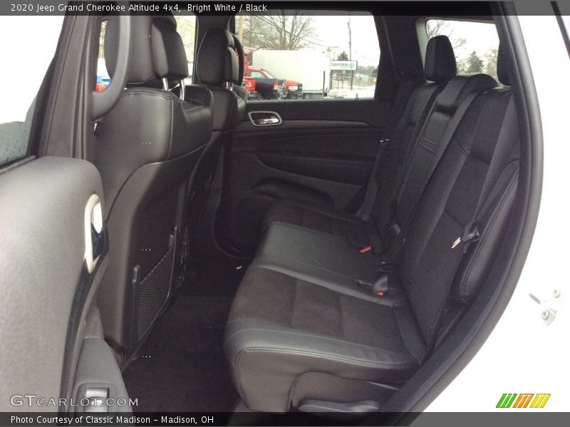 Bright White / Black 2020 Jeep Grand Cherokee Altitude 4x4